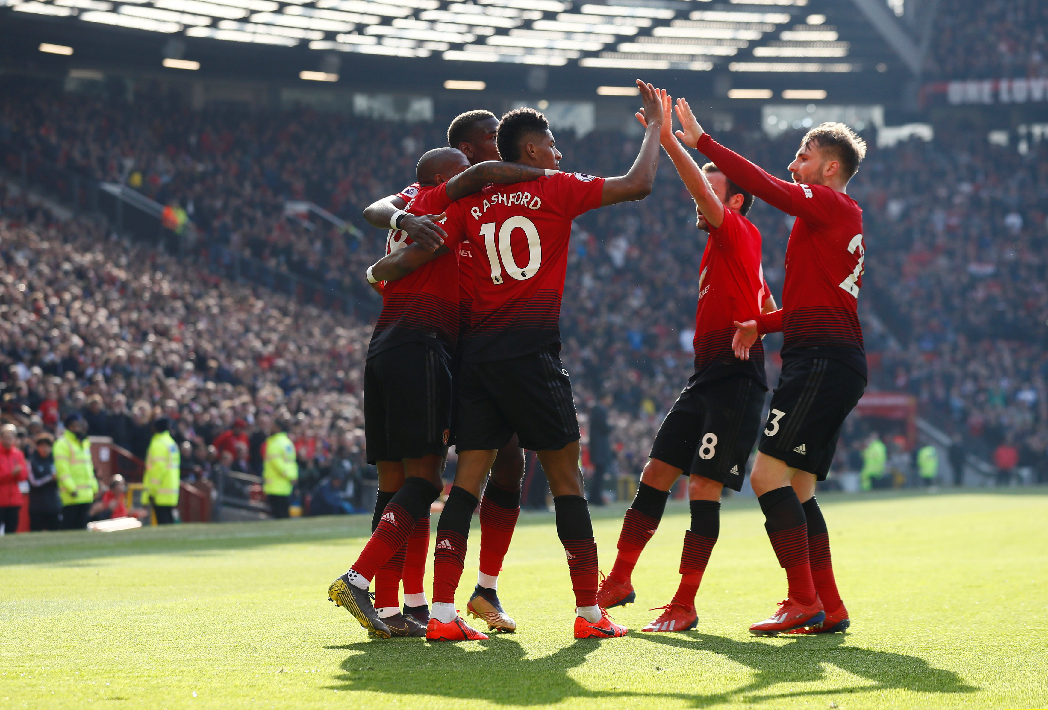 在与萨内的 在与萨内的